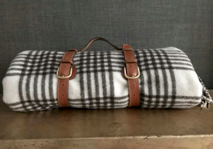 Porte plaid cuir clair